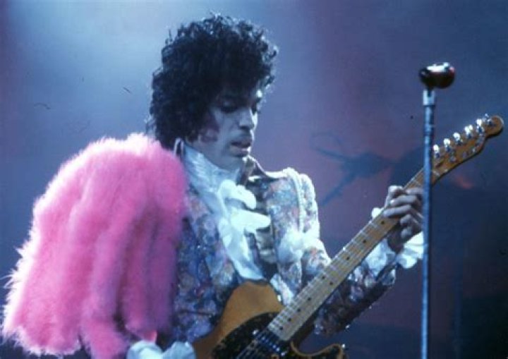 40 Rare Photos of Prince Defining Cool Through the Decades Princes