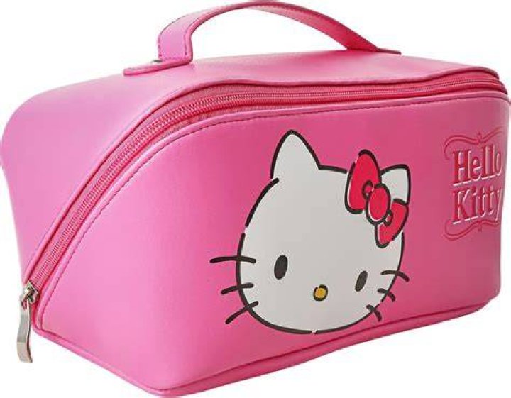 A World Of Cuteness: The Hello Kitty Makeup Bag