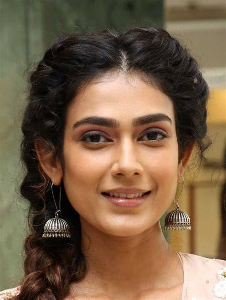 Aakanksha Singh Picture