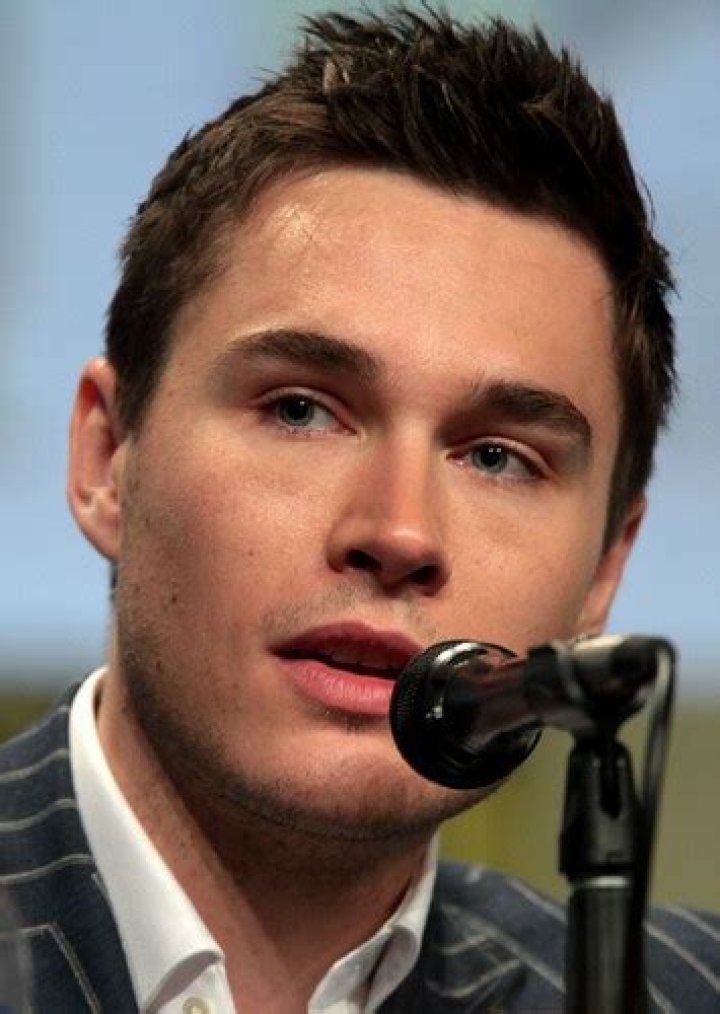 Adam Carrington (Dynasty) Fan Casting