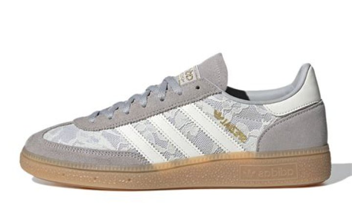 adidas Mutombo White/BlackLight Scarlet Sole Collector