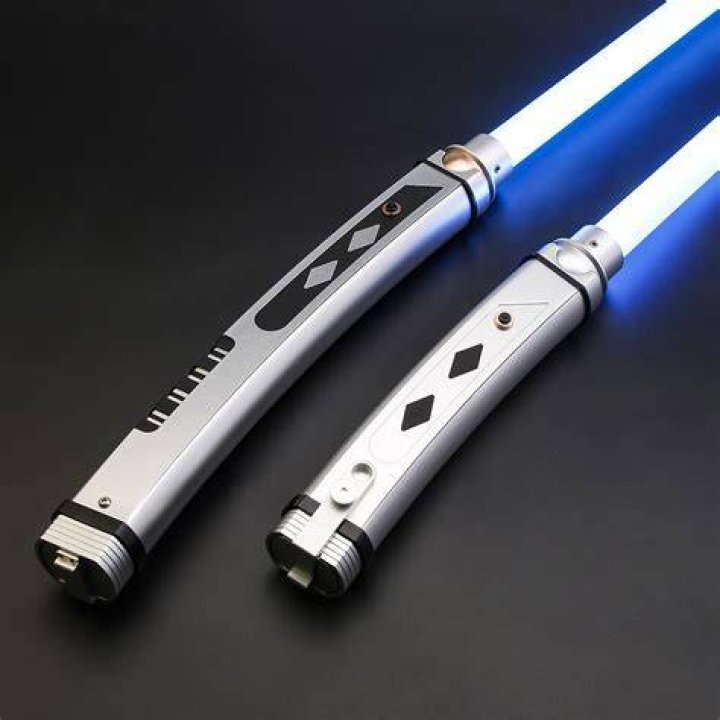 Ahsoka Blue Lightsabers in Clone Wars Season 7