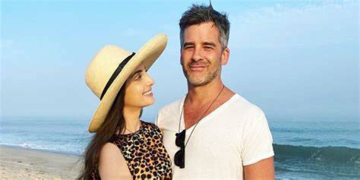 Alexa Ray Joel Kisses Fianc&eacute; Ryan Gleason in Cute Photos