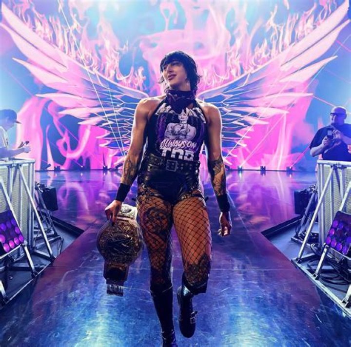 Alicia Fox makes her entrance