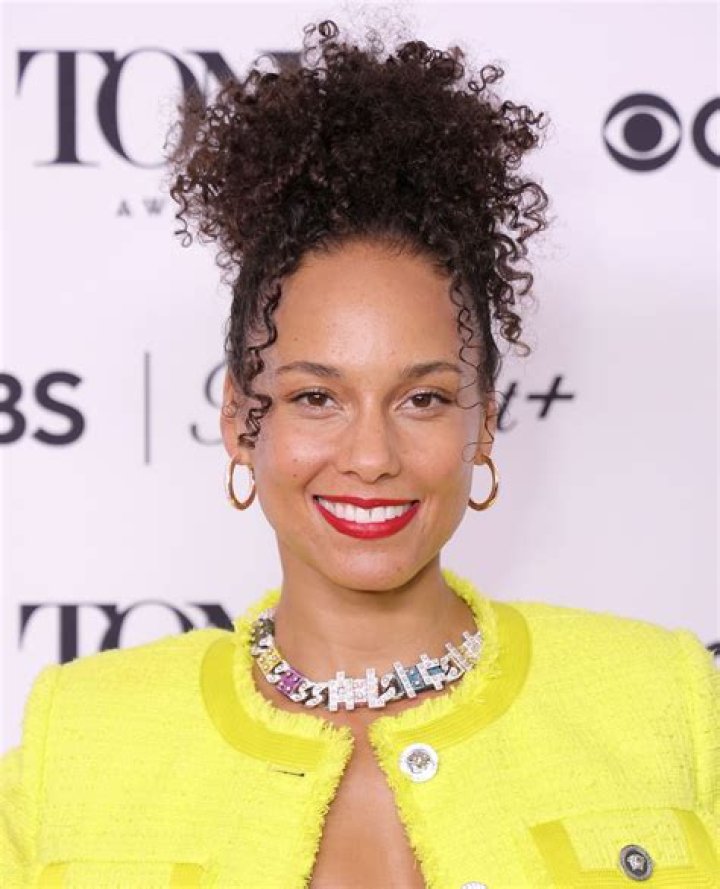 Alicia Keys' husband buys her a Mercedes-Maybach Alicia Keys' husband buys her a Mercedes-Maybach