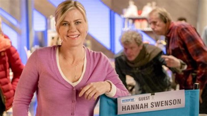 Alison Sweeney Reunites Iconic Hallmark Couple With New Hannah Swensen Mystery Co-Star