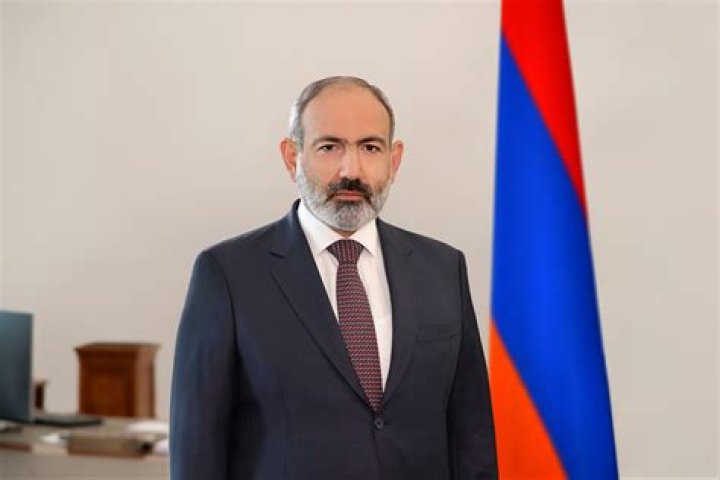 الفرق بين am و pm في الساعة