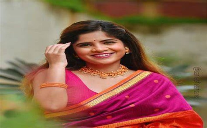 Amruta Deshmukh Picture