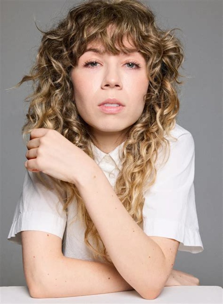 An In-depth Look At Jennette McCurdy's Personal Life: Is She Married?