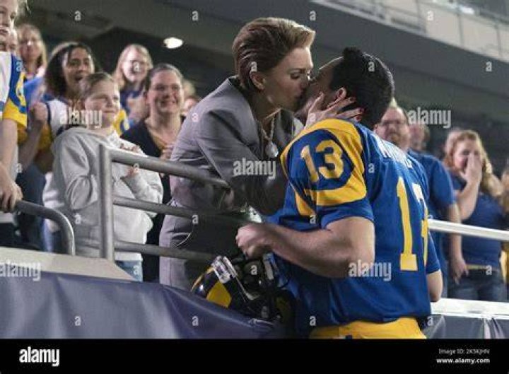 Anna Paquin and Zachary Levi in American Underdog