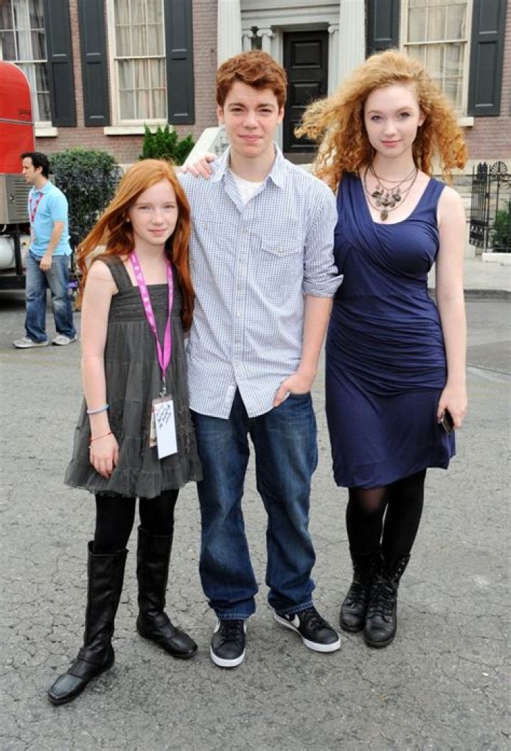 Annalise Basso as Courtney Masterson in 6teen