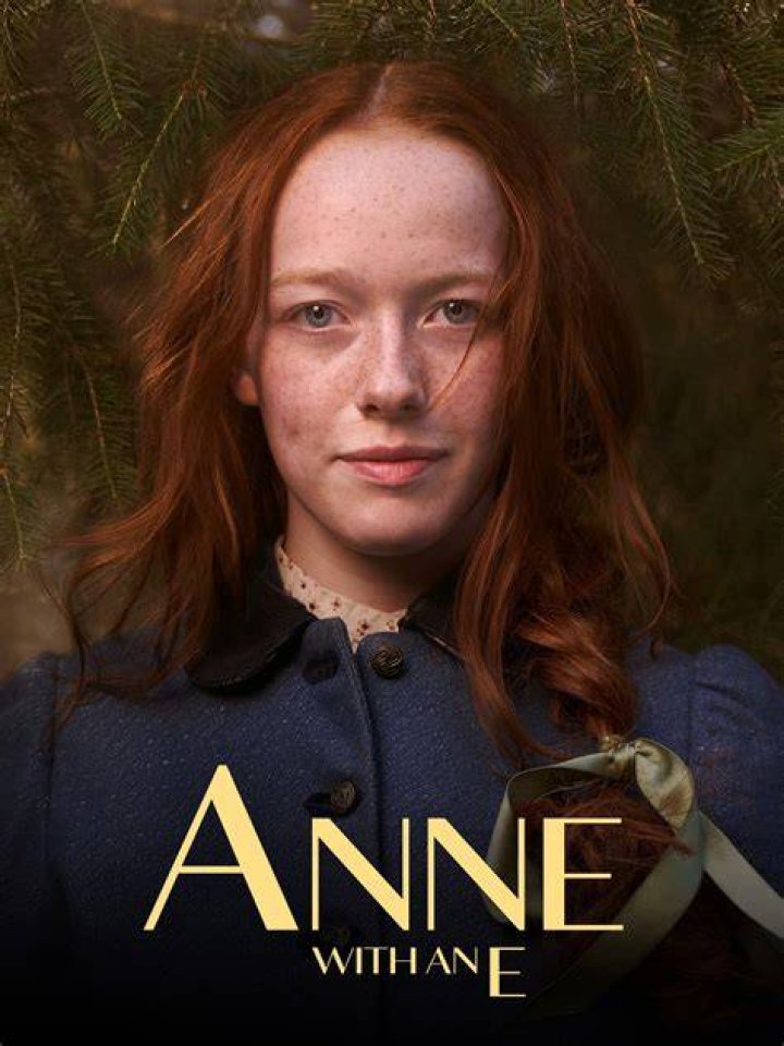 Anne from Anne with an E looking worried.