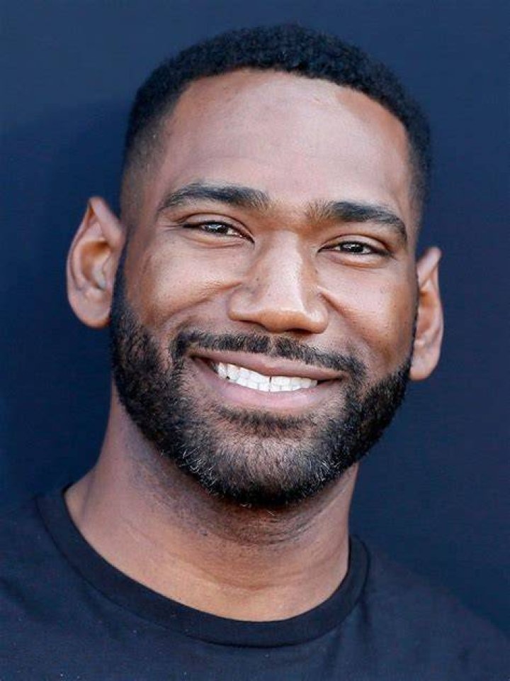 Anthony Alabi AdoroCinema