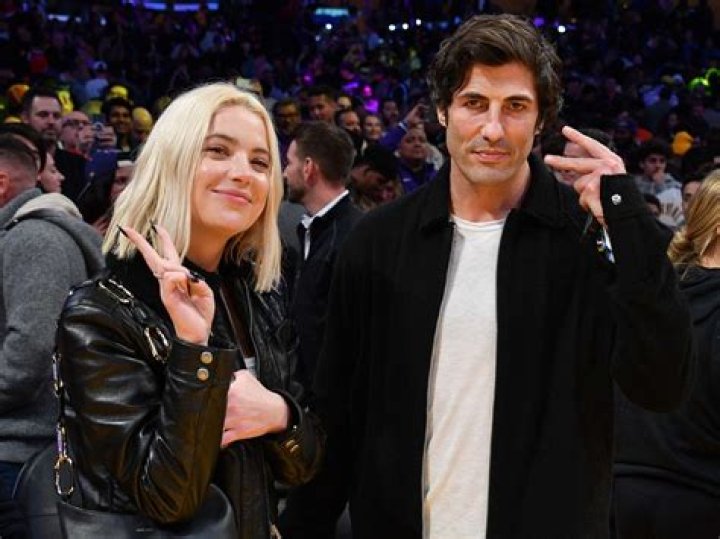 Anthony Kiedis Partner 2024: Exploring His Love Life And Relationships