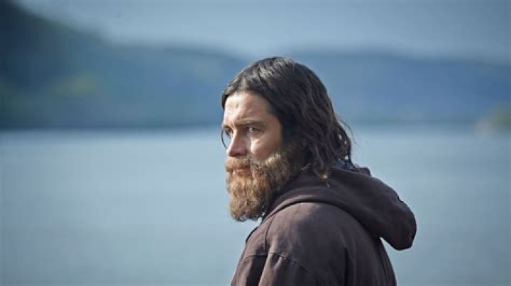 Antony Starr's rough and rugged new look on Banshee