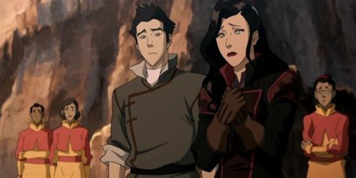 Asami looks worried next to Mako in The Legend of Korra