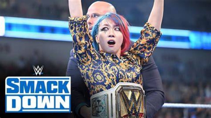 Asuka Lock on Carmella