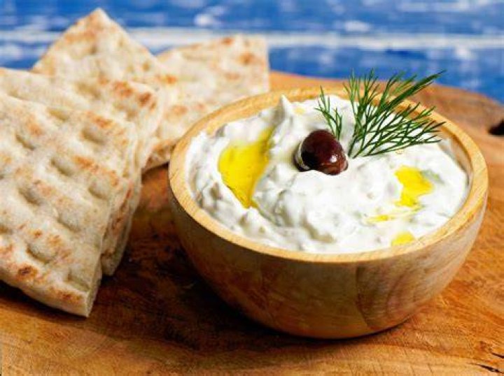 Authentic Greek Tzatziki Sauce Recipe (With Video)