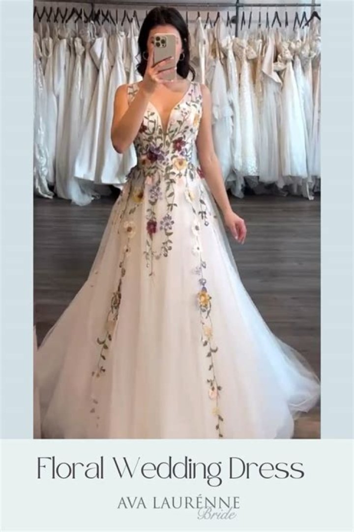Ava Lauren Used Wedding Dress Save 35 Stillwhite