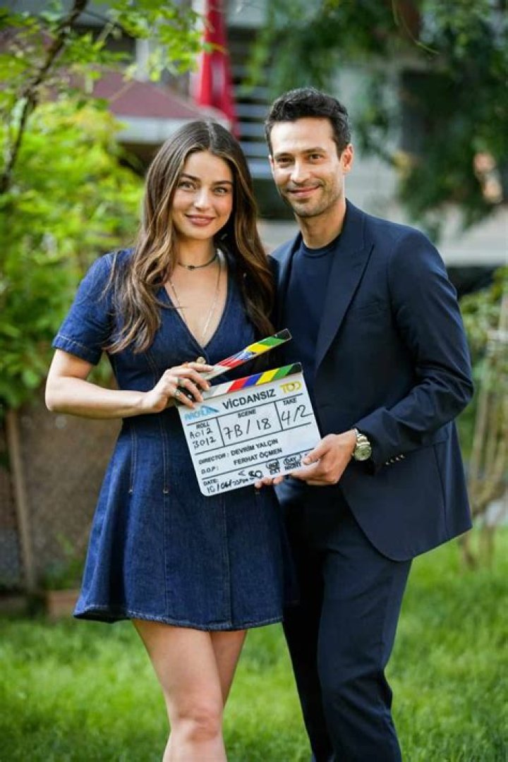 Ay&ccedil;a Ayşin Turan ve Ekin Ko&ccedil;'un Netflix filmi 'Sen İnandır'ın &ccedil;ekimleri