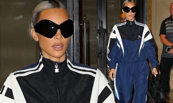 Balenciaga, kim Kardashian, bella Hadid, naomi Campbell, nicole Kidman, fashion show, dua lipa, couture, balenciaga fashion show 2022 Balenciaga, kim Kardashian, bella Hadid, naomi Campbell, nicole Kidman, fashion show, dua lipa, couture, balenciaga fashion show 2022