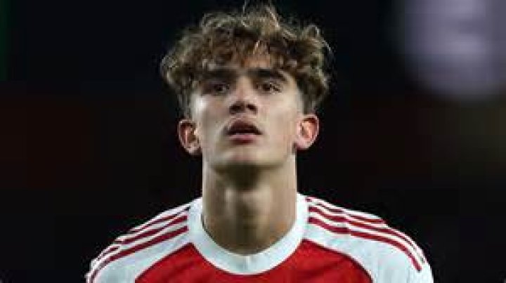 Barcelona boss Xavi compares recordbreaking teen Yamine Lamal to