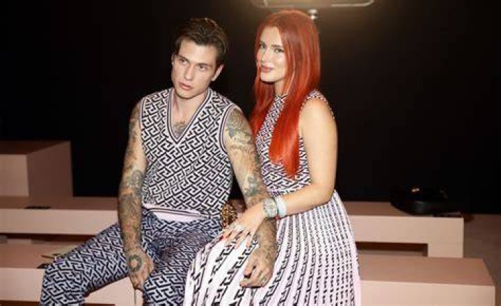 Bella Thorne abito nudo per la star di OnlyFans Radio Deejay