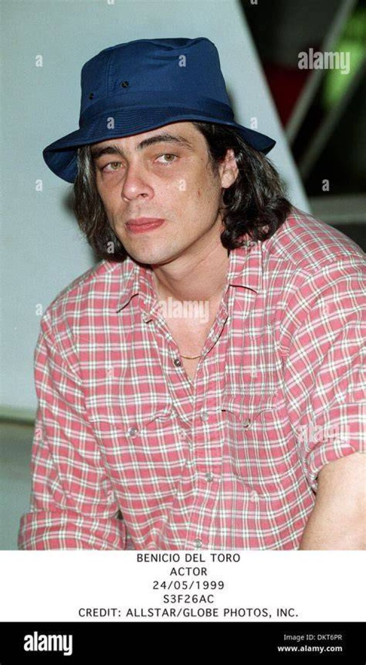 Benicio del Toro as Leone Leon Montana in Leon: The Professional