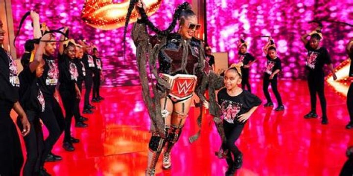 Bianca Belair makes her WrestleMania entrance Cropped