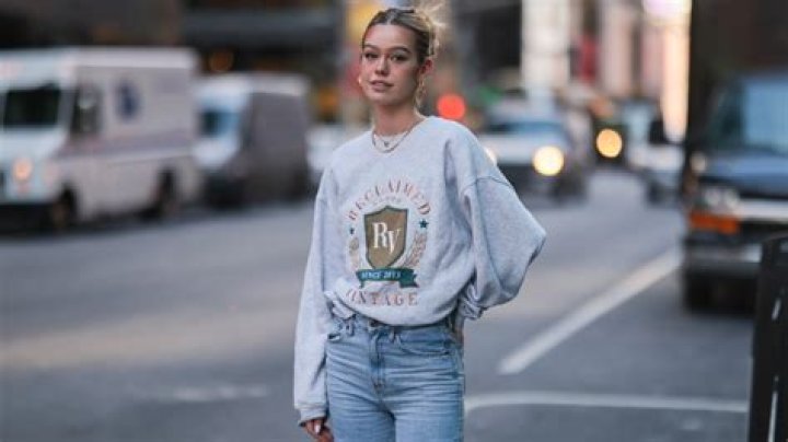 Bust Out Your Fav College Sweatshirts For An Effortless Street Style Look