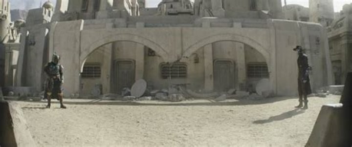 Cad Bane in a standoff during the final episode of Book Of Boba Fett.