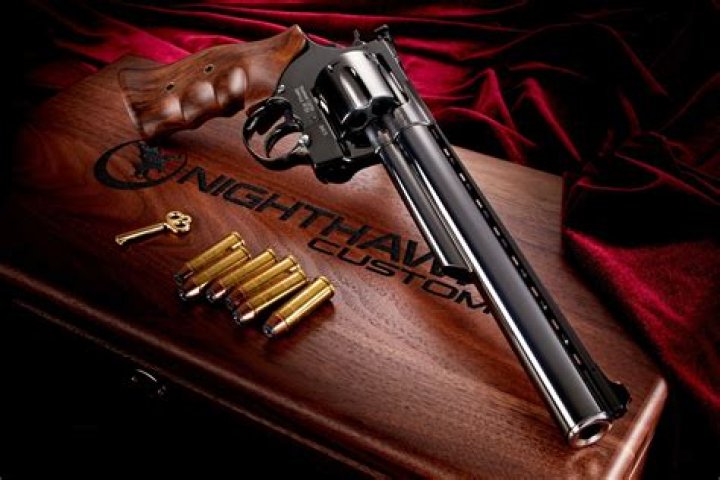 Callahan with his .44 Magnum in Magnum Force