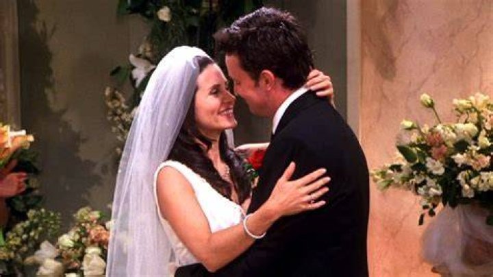 Chandler and Monica wedding dance in Friends
