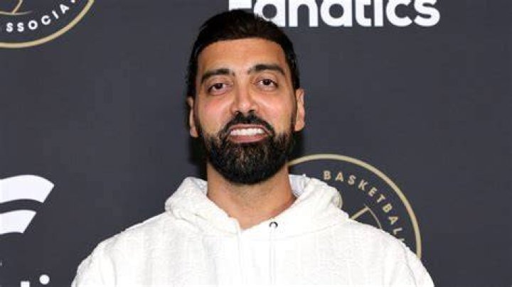 Chatting with Ronnie 2K about the official NBA 2K23 season simulation.