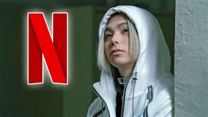 Chishiya in Netflix's Alice in Borderland and characters from the Alice in Borderland manga