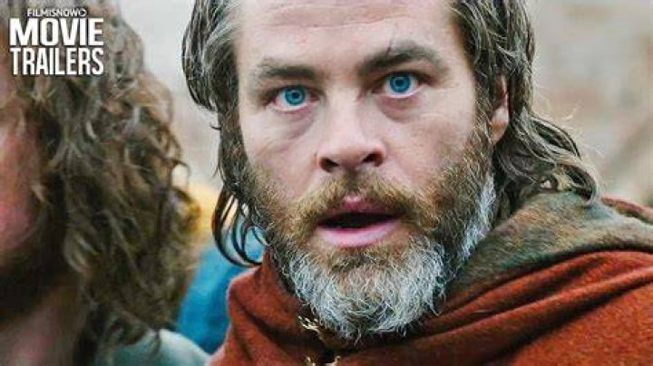 Chris Pine as Robert the Bruce in Outlaw King.