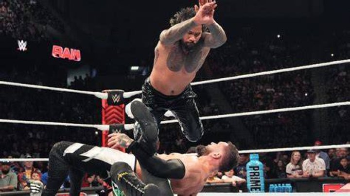 Cody Rhodes v Finn Balor Raw January 30, 2023 Cropped
