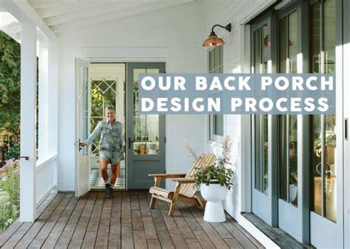 Damond standing at a porch in TVD