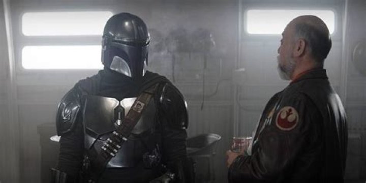 Din Djarin and Carson Teva on Adelphi in The Mandalorian season 3 finale