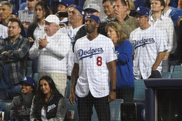 Dodgers to Give Away Kobe Bryant Baseball Jerseys in Lakers Night