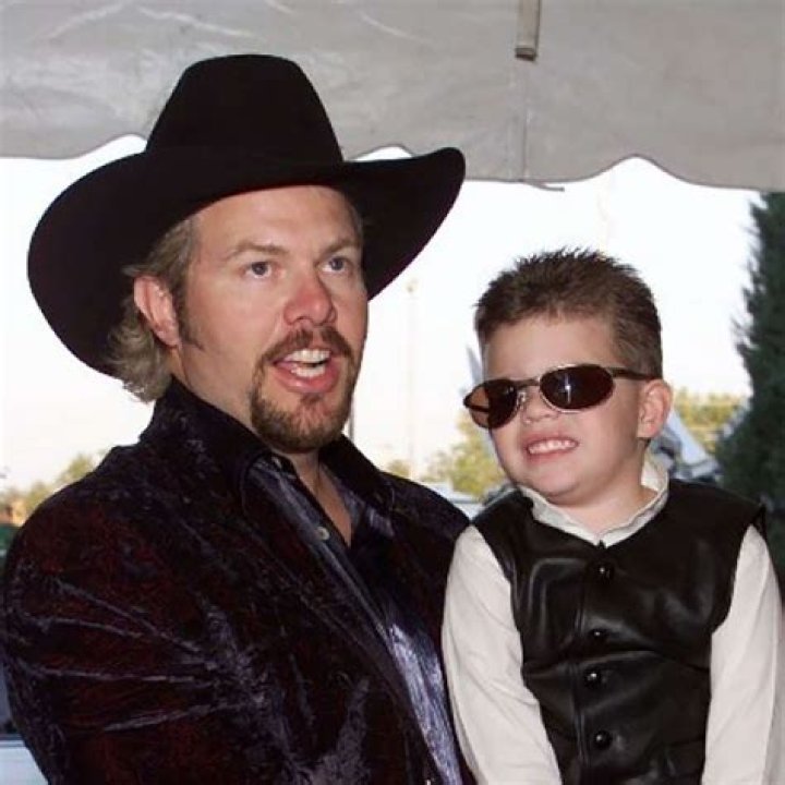 Does Toby Keith Have A Sister?
