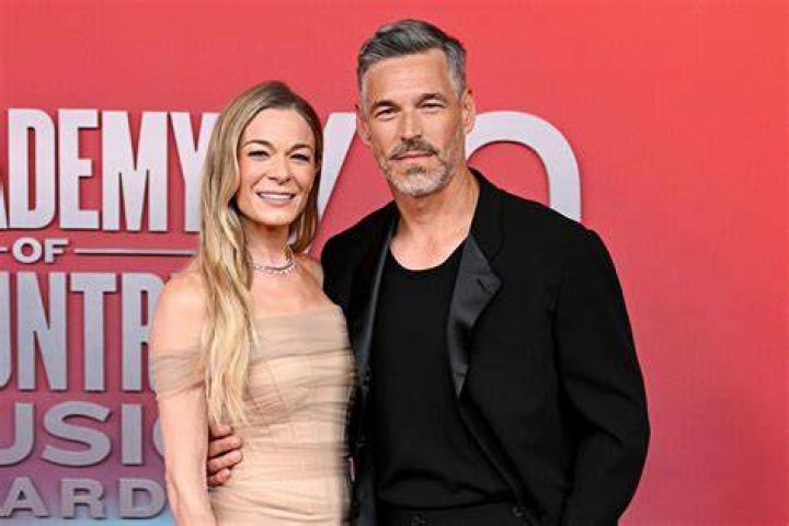 Eddie Cibrian Films LeAnn Rimes' Emotional, Nearly Nude Music Video