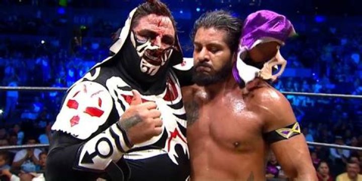 El Hijo Del Fantasma unmasked.