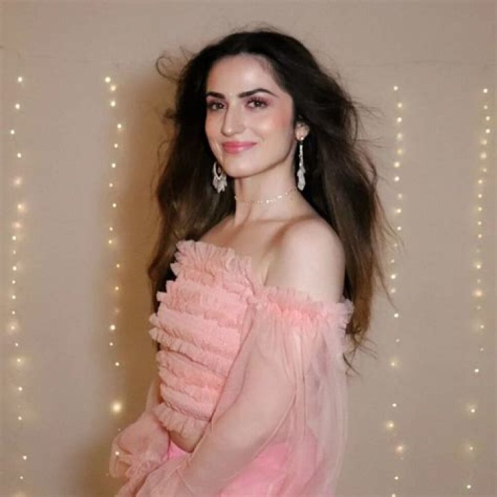 Elif Karaman Khan