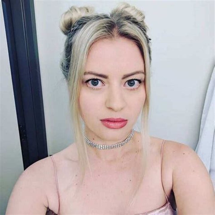 Elyse Willems bio age, height, maiden name, husband, baby Legit.ng