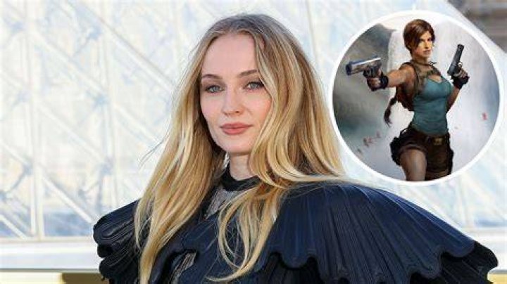 Every look of Sophie Rain is a special invitation, captivating every