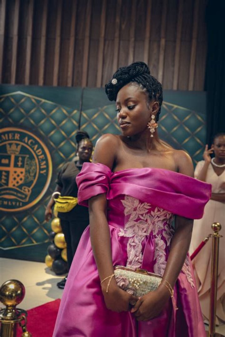 Exclusive Elma Mbadiwe on Her Role as Carmen in Netflix's Young Adult