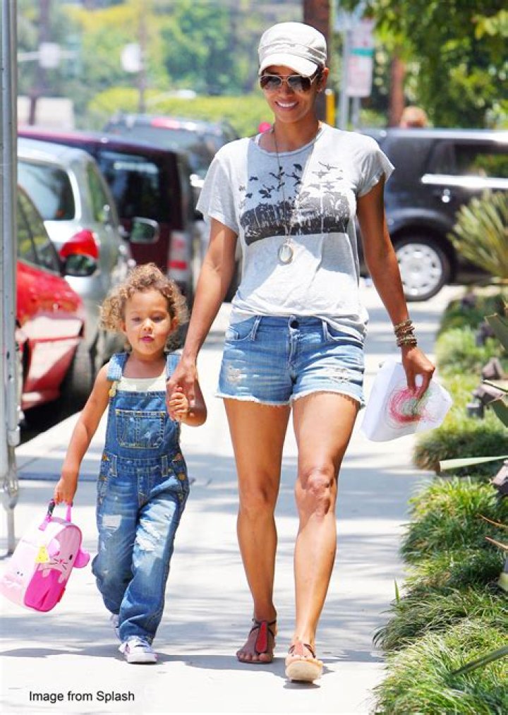 Exploring The Life Of Halle Berry's Sister: A Deep Dive Into Family Ties