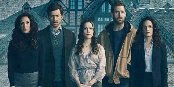 Fan Casting Holland Roden as Poppy Hill in Haunting of Hill House Recast on myCast
