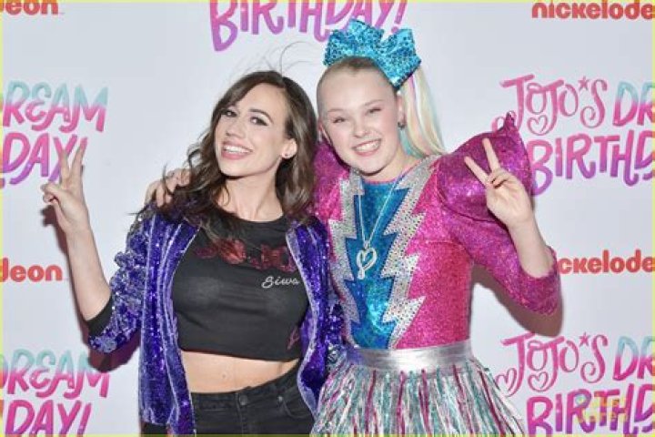 Full Sized Photo of jojo siwa kisses kylie prew j team premiere 27